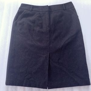 NINE & COMPANY Wool Blend 12 Skirt Charcoal Gray Side Piping Back Slit Lined.